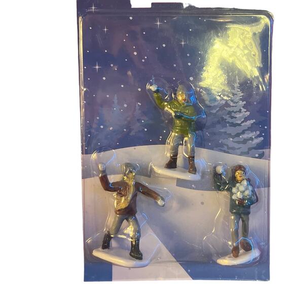 Nwt Christmas village miniatures and bottle brush peppermint trees - Picture 2 of 5